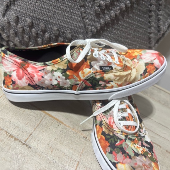 Vans Shoes - ❤️Vans Lo Pro Coriander Ladies Sneakers-Sz 8.5